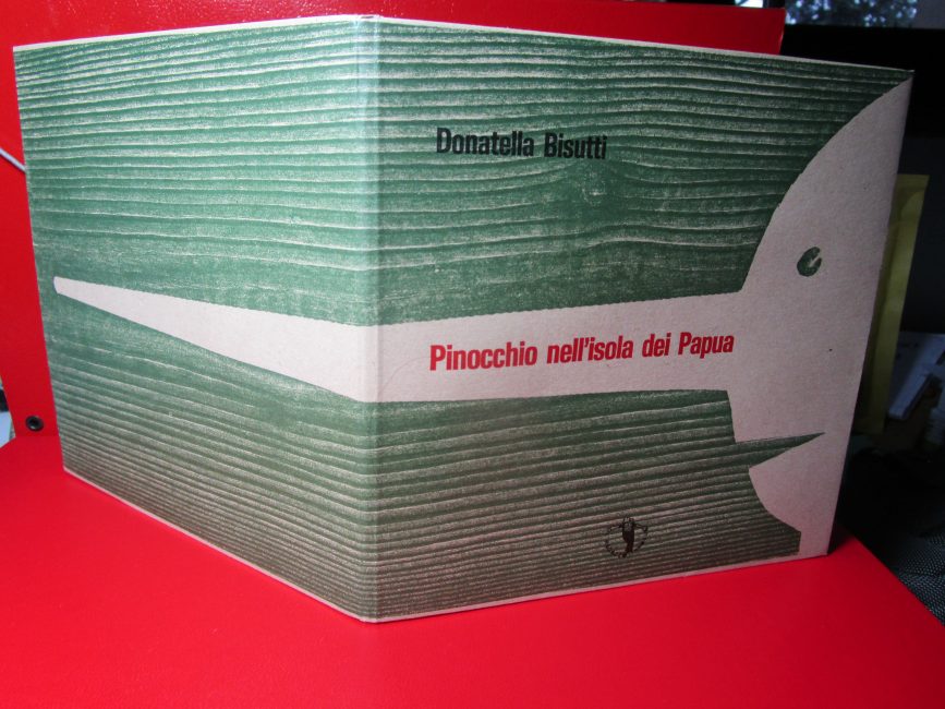 Libro d’artista con una poesia inedita e un'incisione originale dell'autrice con uno scritto di Elisabetta Motta e un xilografia di copertina di Luciano Ragozzino. Composto e stampato tipograficamente a mano con caratteri Linea su carta Hahnemuhle in 55 esemplari numerati e firmati nel novembre 2015 - formato 16x16 cm