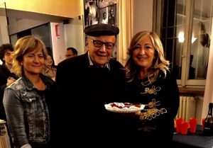 Elisabetta Motta, Giampiero Neri, Antonetta Carrabs durante i festeggiamenti per i novant'anni di Giampiero Neri